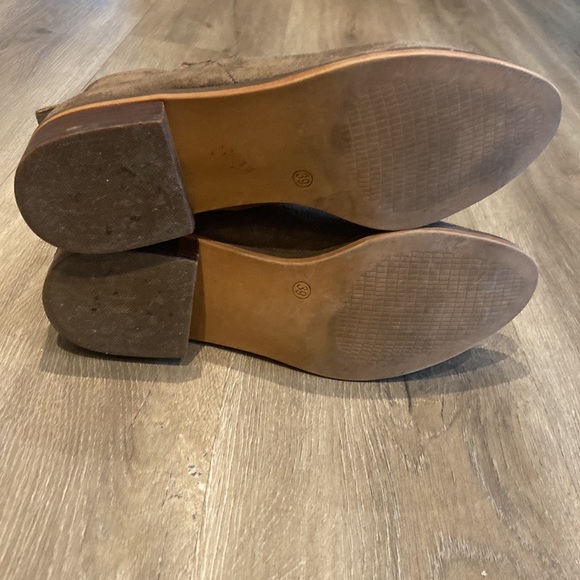 Steve Madden Flutter Boots - Picture 6 of 10